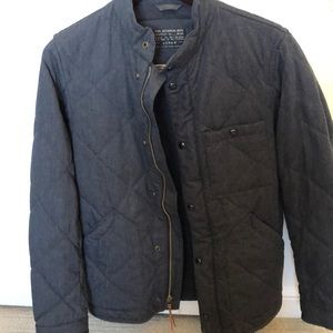Men’s quilted gray outer jacket in new condition
